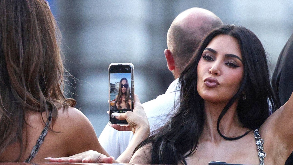 Các từ “delulu”, “tradwife”, “skibidi” bước vào từ điển Cambridge